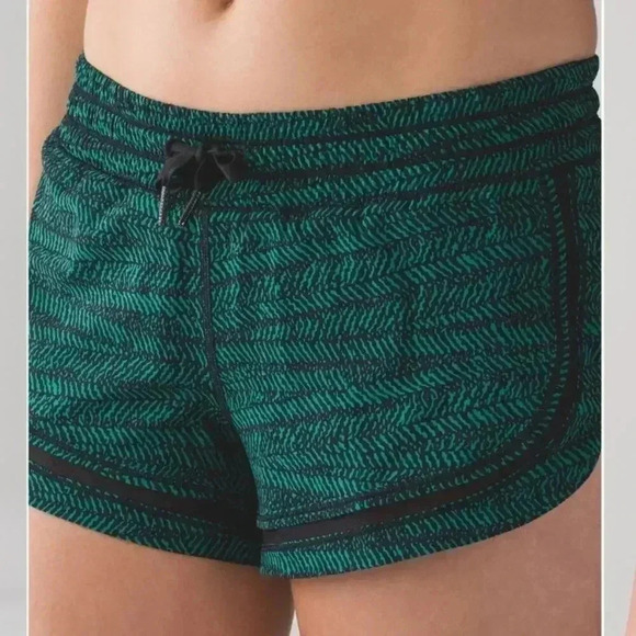 Lululemon Make A Move Short (3")Mini Trax Hunter Green Black / Black Size 4 - Picture 1 of 7